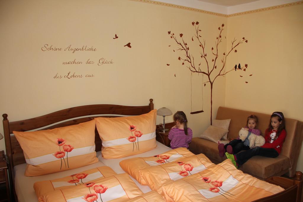 Apartament Haus Resi Staatz Zewnętrze zdjęcie